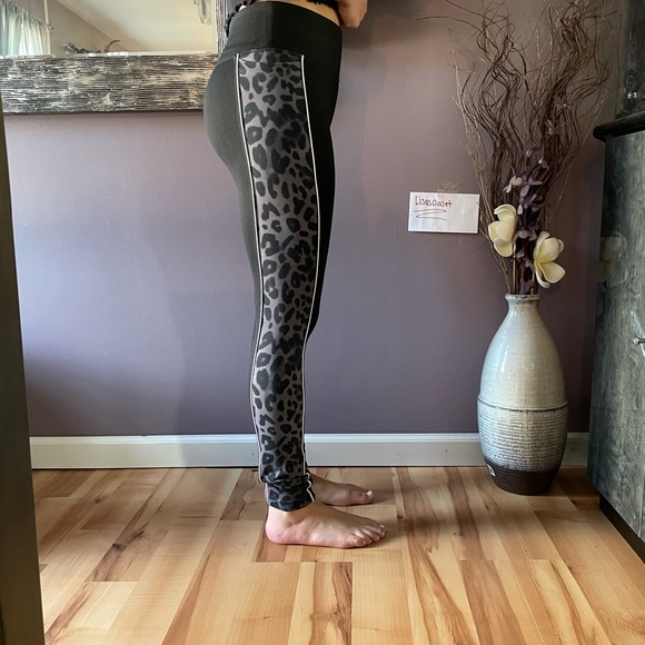 Victoria’s Secret pink ultimate Leggings - Picture 6 of 6